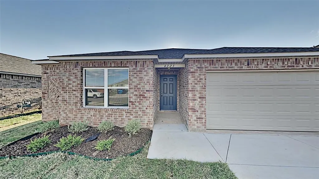 Photo 2 — 4325 Siena Ridge Boulevard, Oklahoma City, OK 73179
