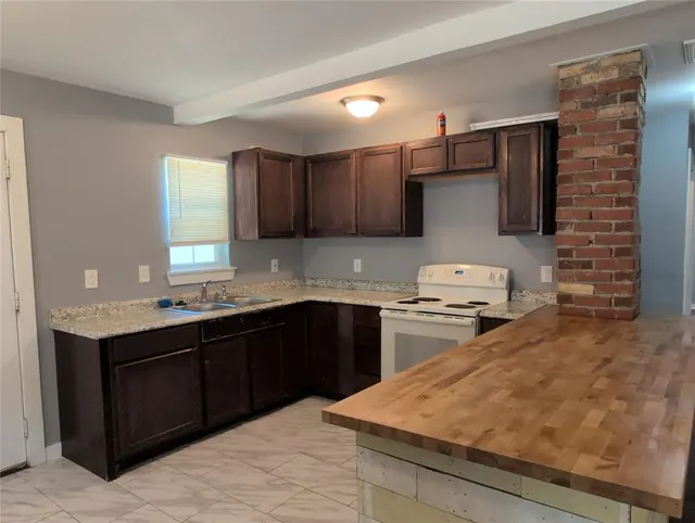 Photo 4 — 725 NE 25th Street, Oklahoma City, OK 73105