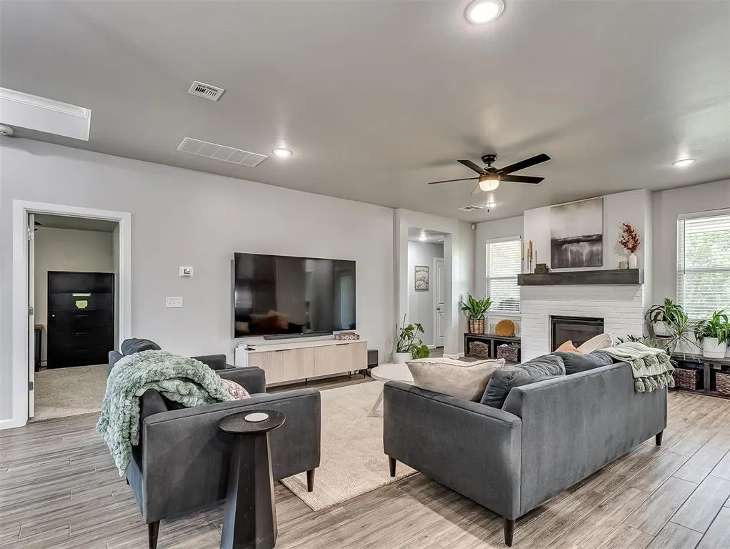 Photo 6 — 2916 SE 24th Street, Moore, OK 73160