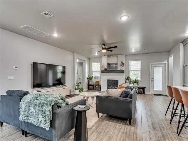 Photo 7 — 2916 SE 24th Street, Moore, OK 73160