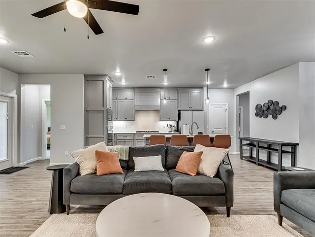 Photo 8 — 2916 SE 24th Street, Moore, OK 73160
