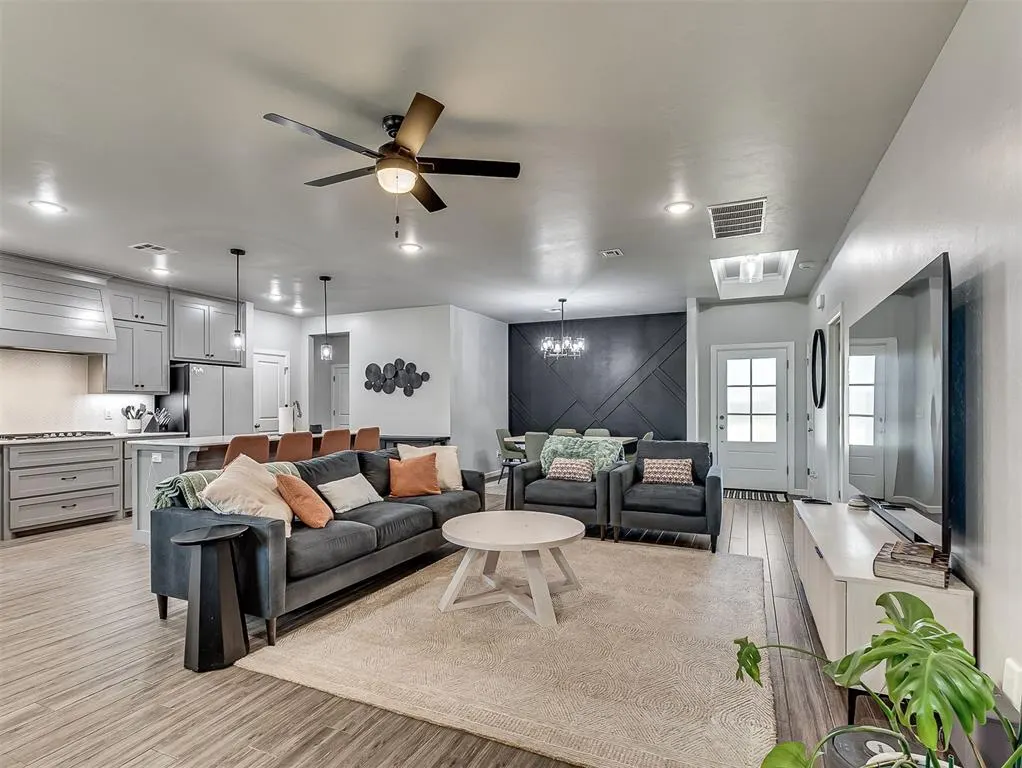 Photo 9 — 2916 SE 24th Street, Moore, OK 73160