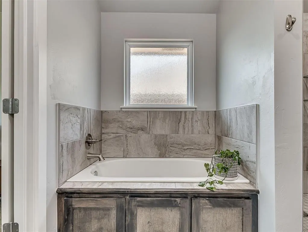Photo 26 — 2916 SE 24th Street, Moore, OK 73160