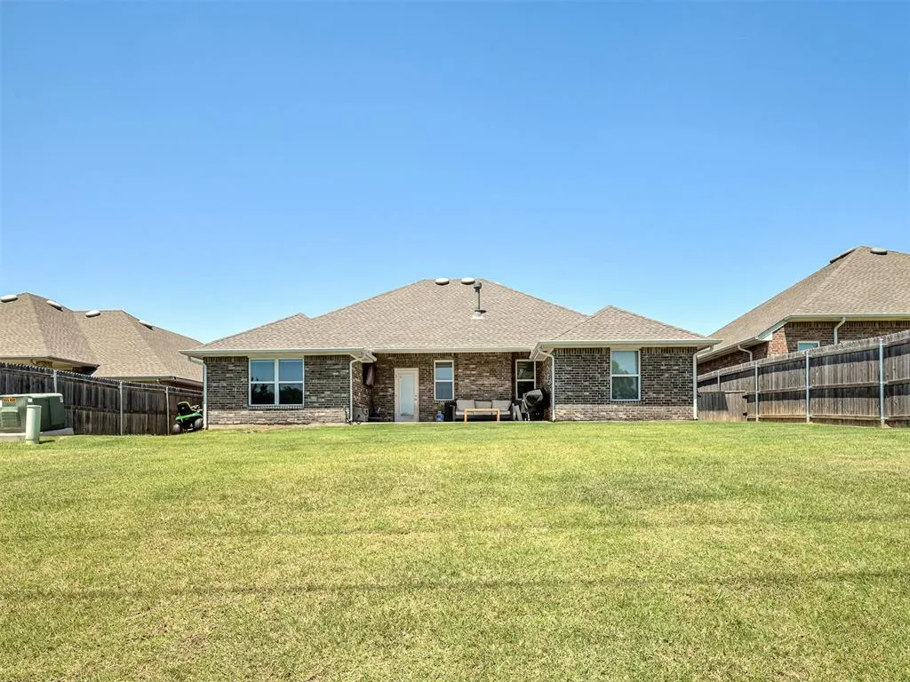 Photo 43 — 2916 SE 24th Street, Moore, OK 73160
