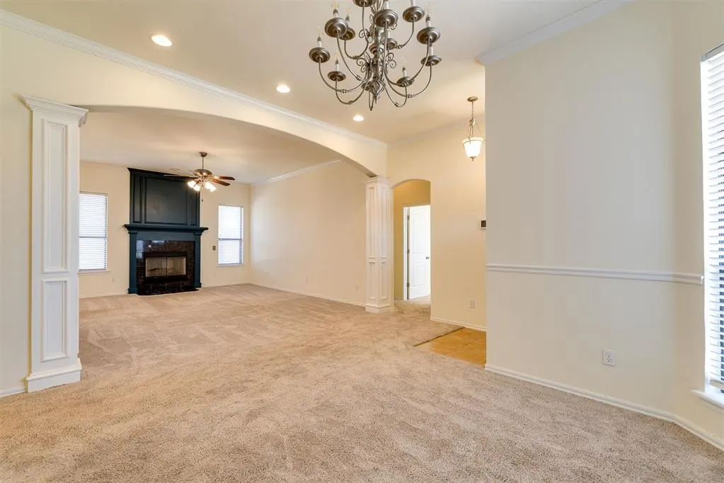 Photo 4 — 551 W Geronimo Court Way, Mustang, OK 73064