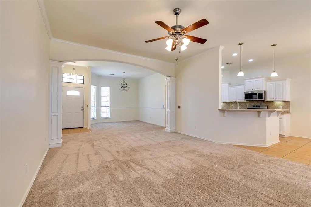 Photo 8 — 551 W Geronimo Court Way, Mustang, OK 73064