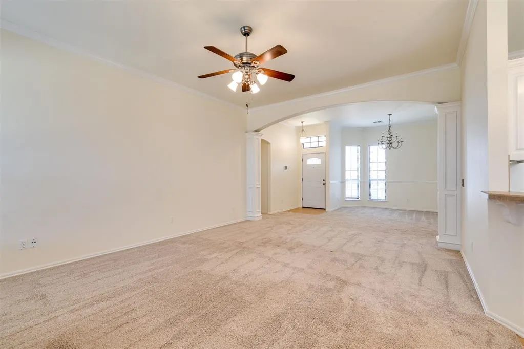 Photo 9 — 551 W Geronimo Court Way, Mustang, OK 73064
