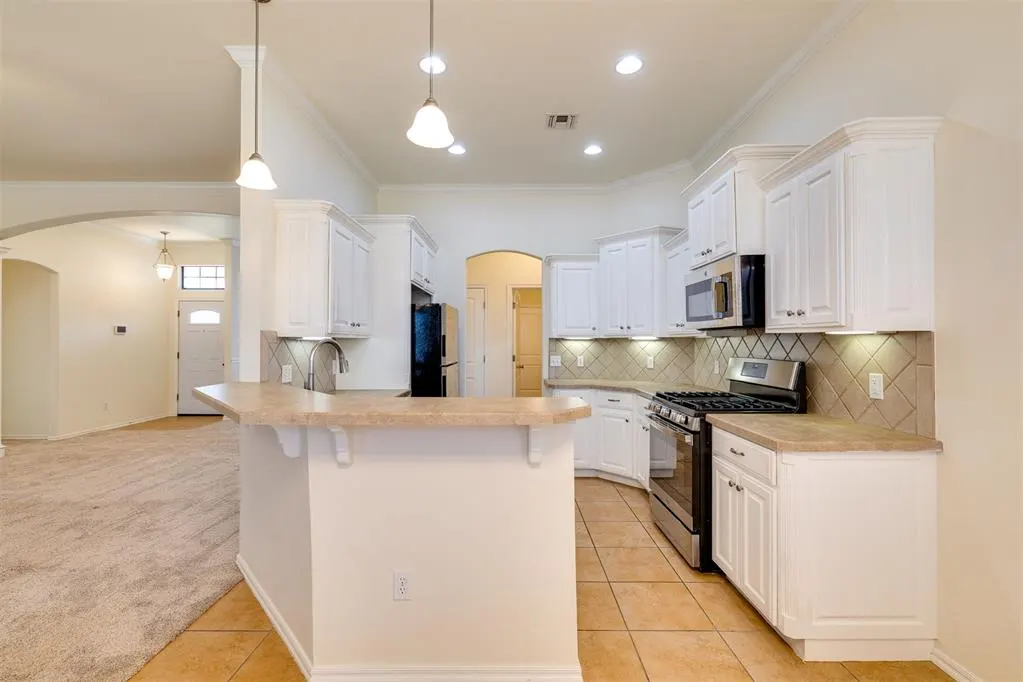Photo 13 — 551 W Geronimo Court Way, Mustang, OK 73064