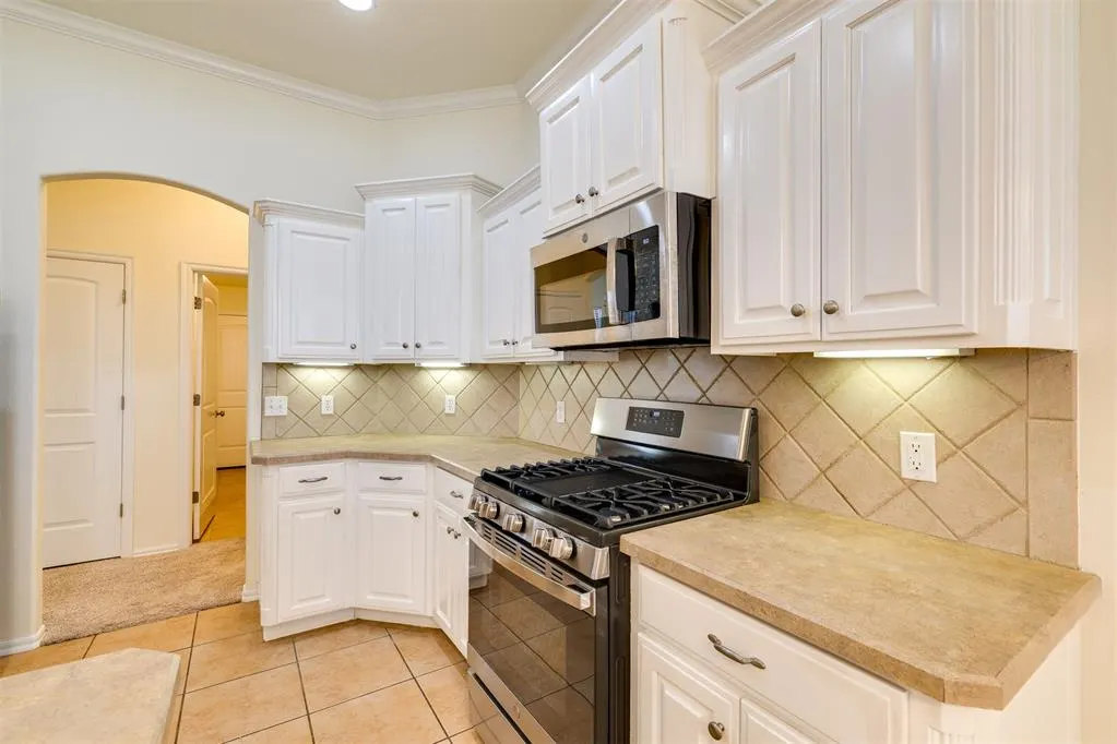 Photo 14 — 551 W Geronimo Court Way, Mustang, OK 73064