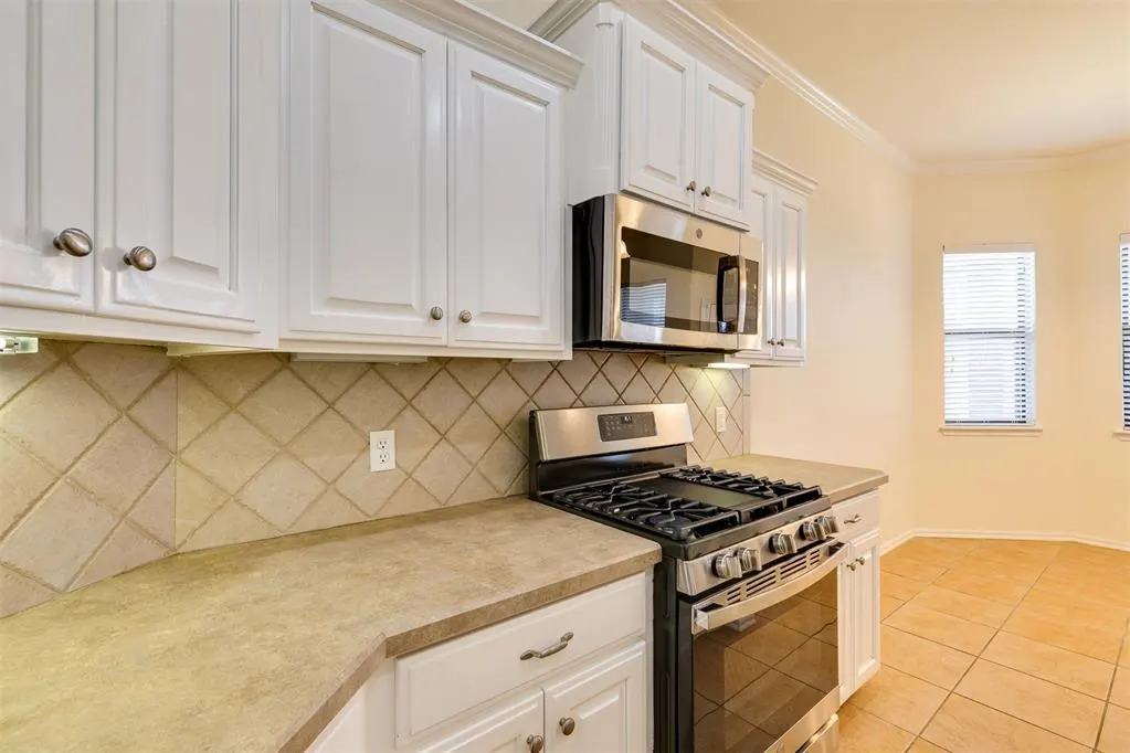 Photo 17 — 551 W Geronimo Court Way, Mustang, OK 73064