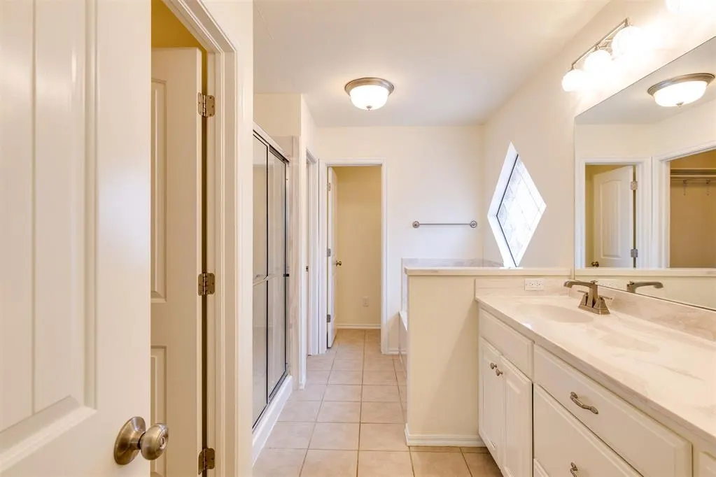 Photo 21 — 551 W Geronimo Court Way, Mustang, OK 73064