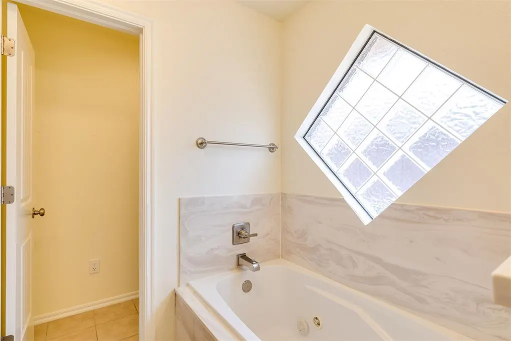 Photo 24 — 551 W Geronimo Court Way, Mustang, OK 73064