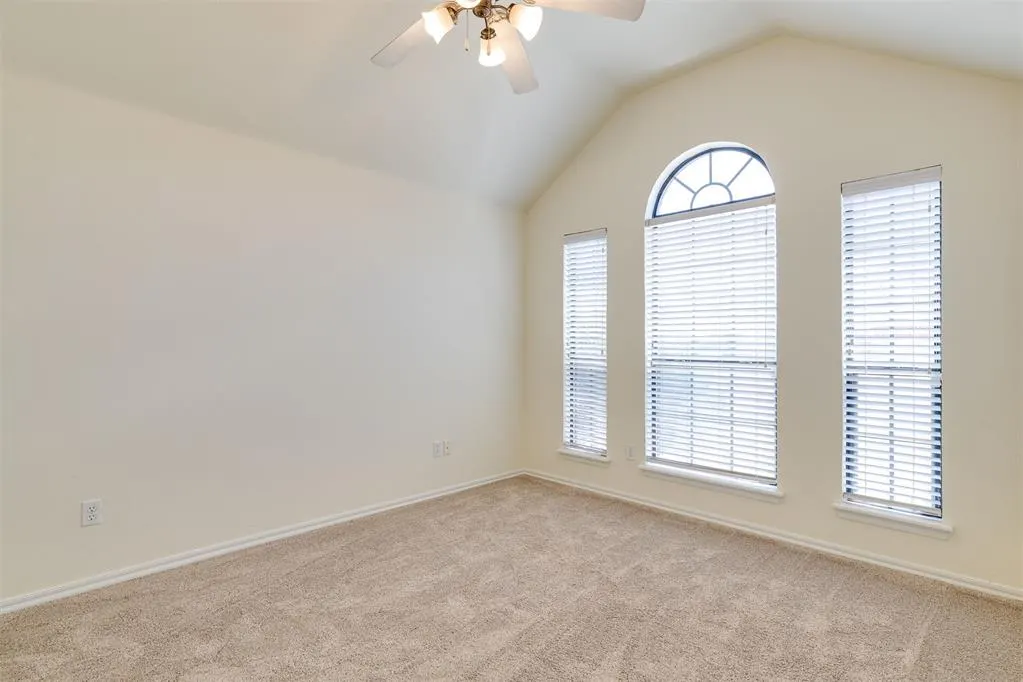 Photo 29 — 551 W Geronimo Court Way, Mustang, OK 73064