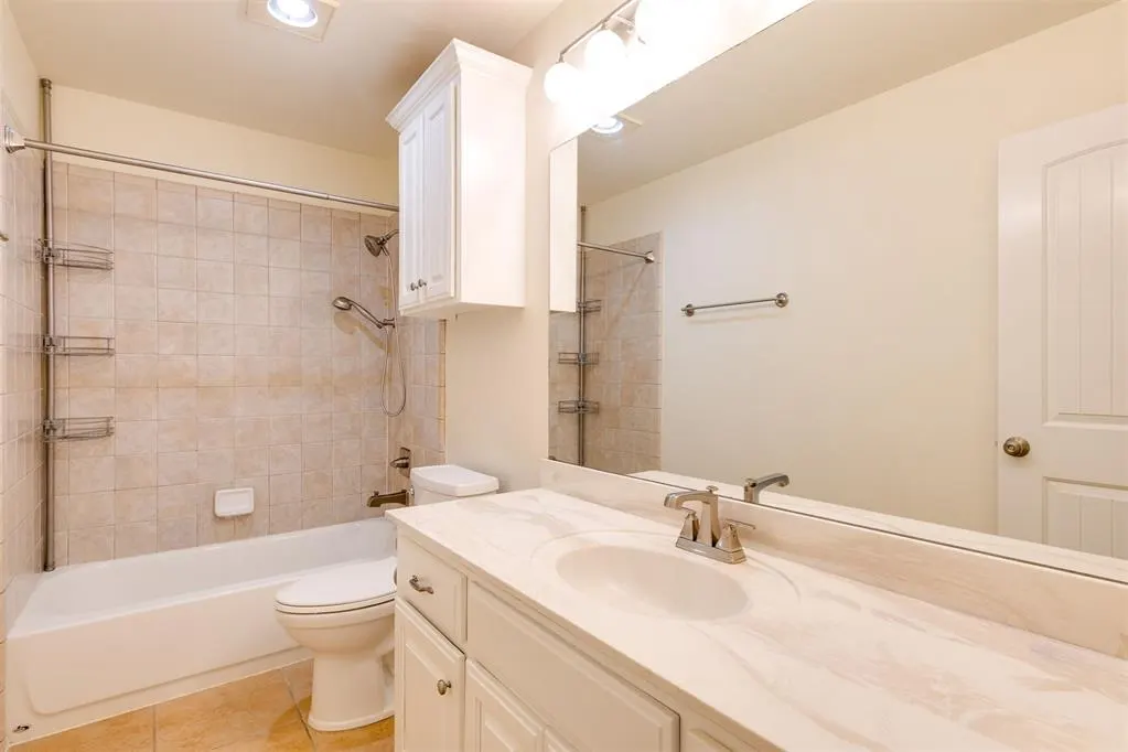 Photo 32 — 551 W Geronimo Court Way, Mustang, OK 73064