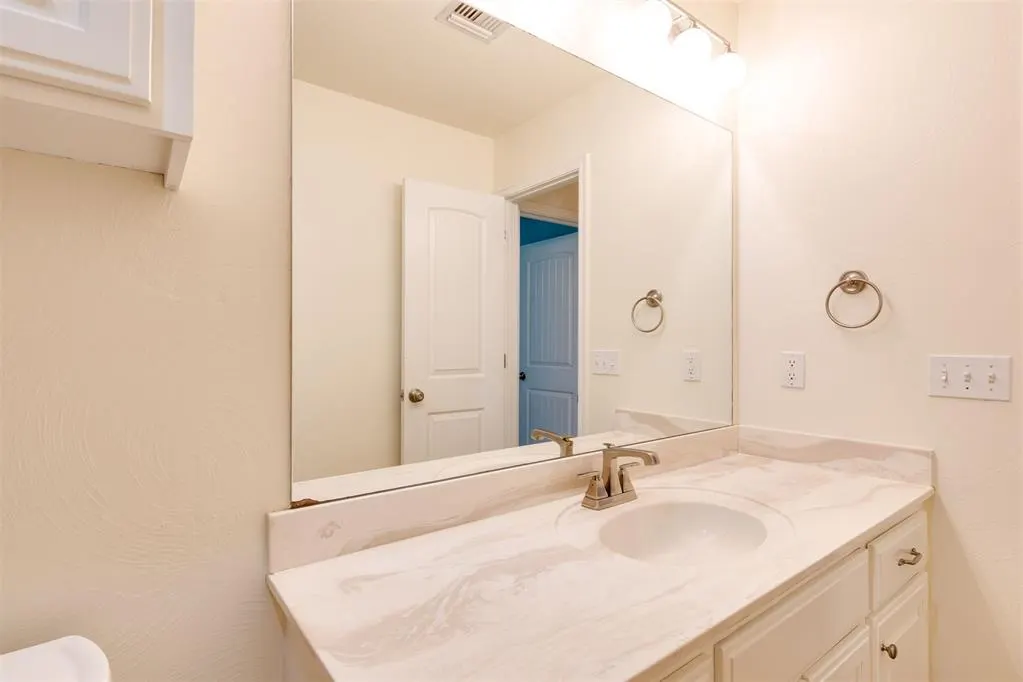 Photo 34 — 551 W Geronimo Court Way, Mustang, OK 73064