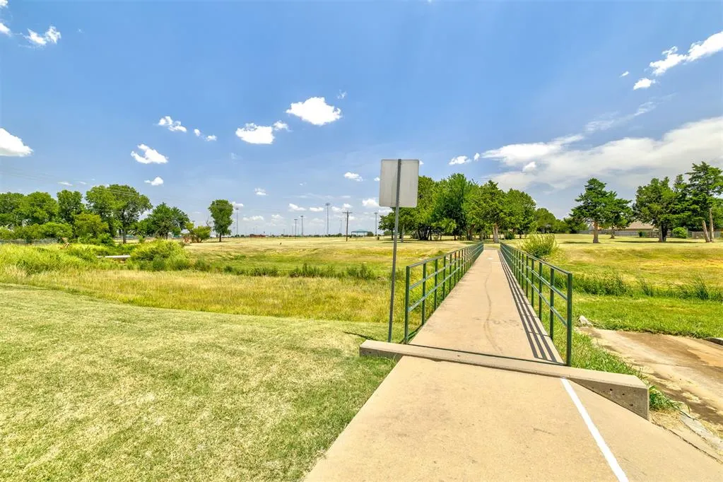 Photo 48 — 551 W Geronimo Court Way, Mustang, OK 73064
