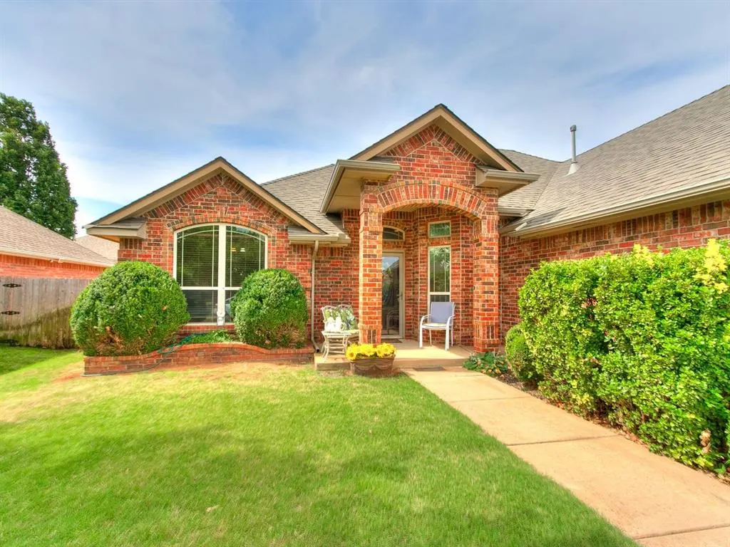 Photo 2 — 10628 NW 39th Street, Yukon, OK 73099
