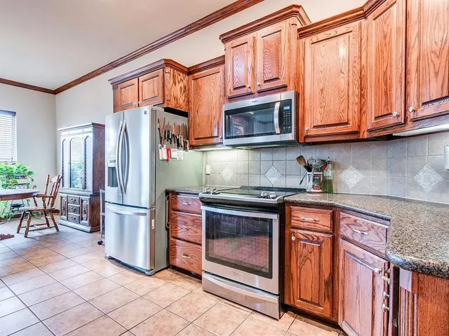 Photo 8 — 10628 NW 39th Street, Yukon, OK 73099