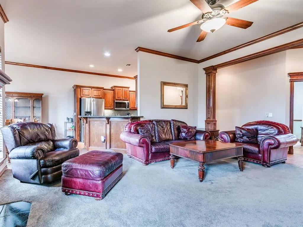 Photo 9 — 10628 NW 39th Street, Yukon, OK 73099
