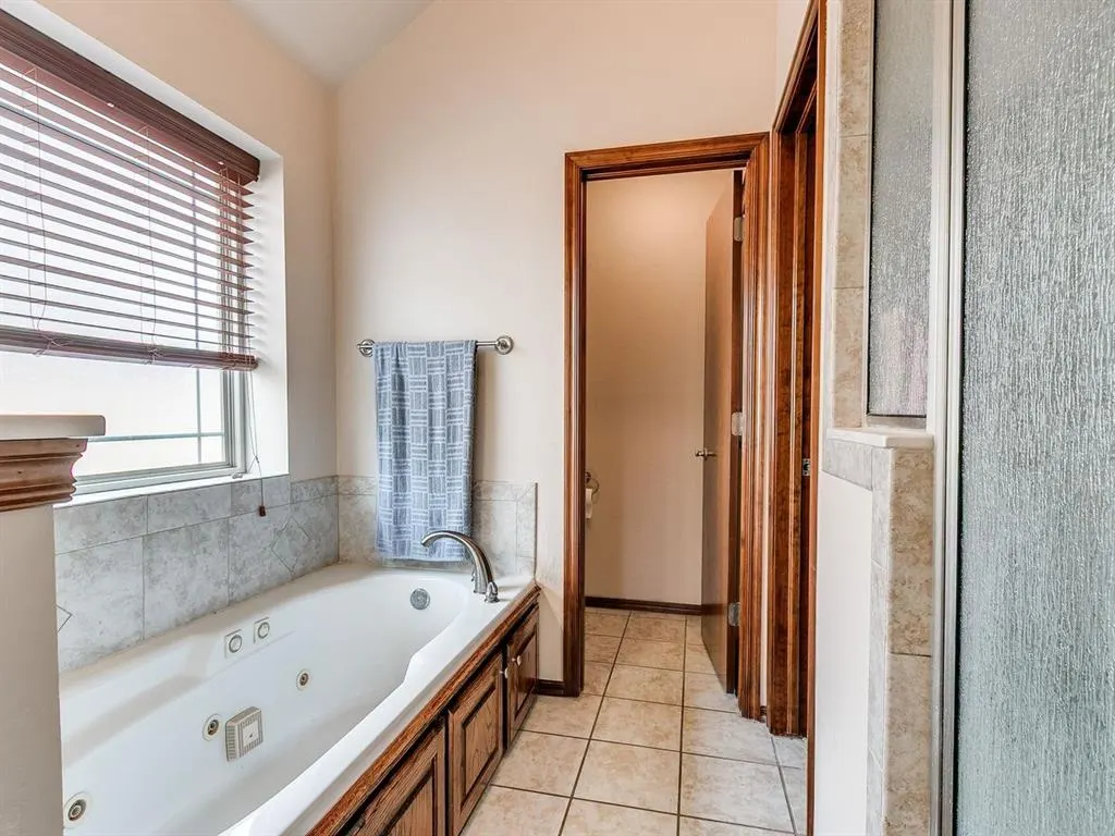 Photo 23 — 10628 NW 39th Street, Yukon, OK 73099