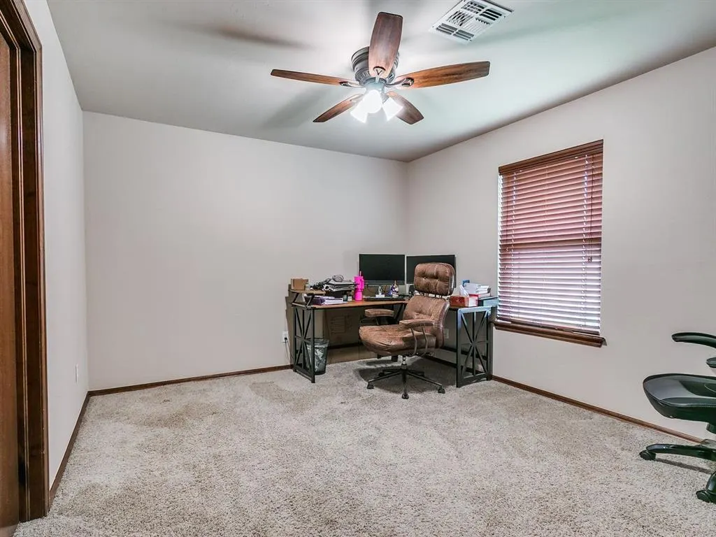 Photo 24 — 10628 NW 39th Street, Yukon, OK 73099