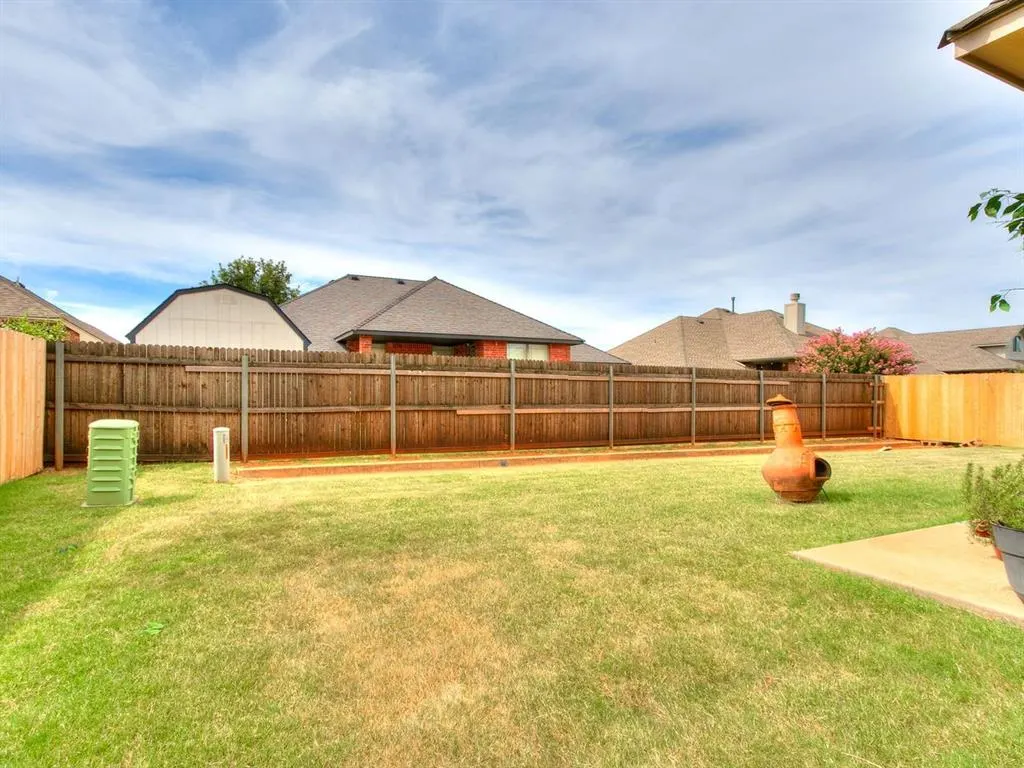 Photo 31 — 10628 NW 39th Street, Yukon, OK 73099