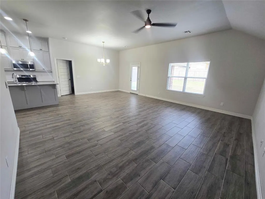 Photo 3 — 9221 Anaum Lane, Yukon, OK 73099