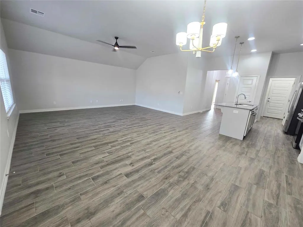 Photo 5 — 9221 Anaum Lane, Yukon, OK 73099