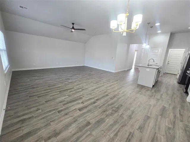 Photo 5 — 9221 Anaum Lane, Yukon, OK 73099