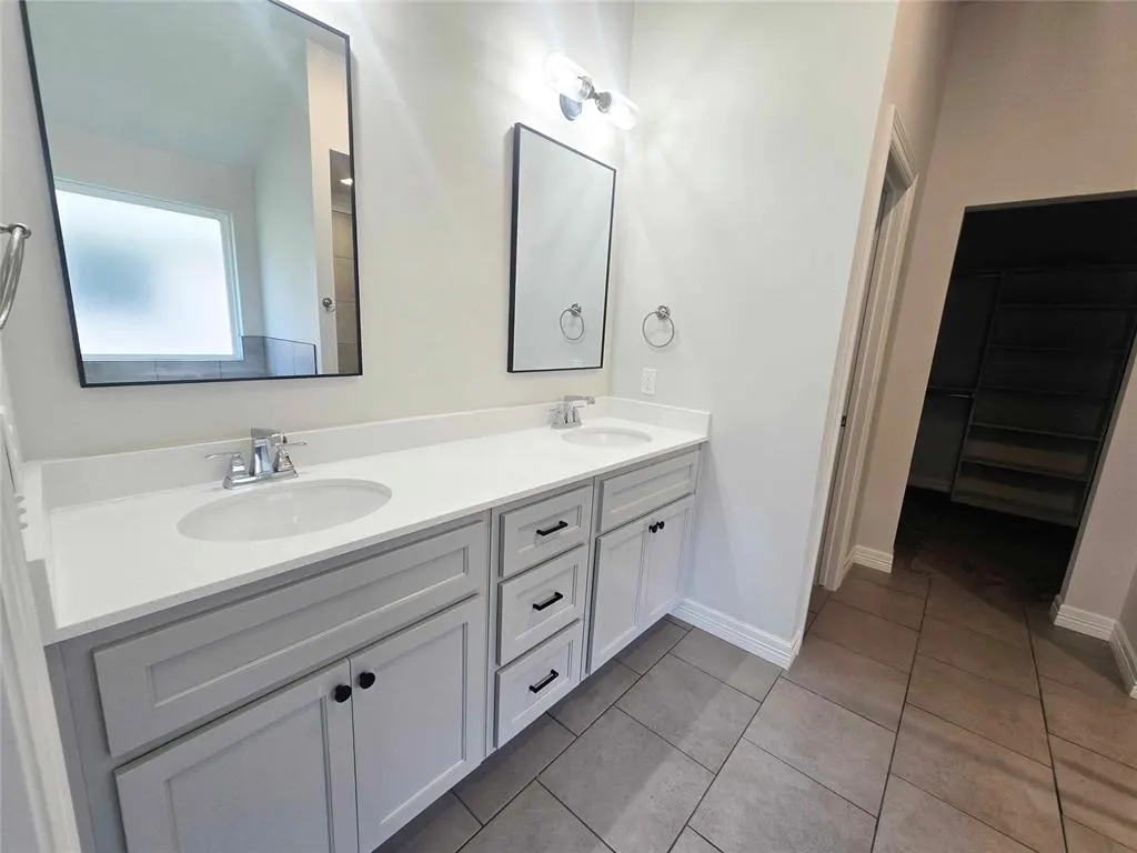 Photo 13 — 9221 Anaum Lane, Yukon, OK 73099
