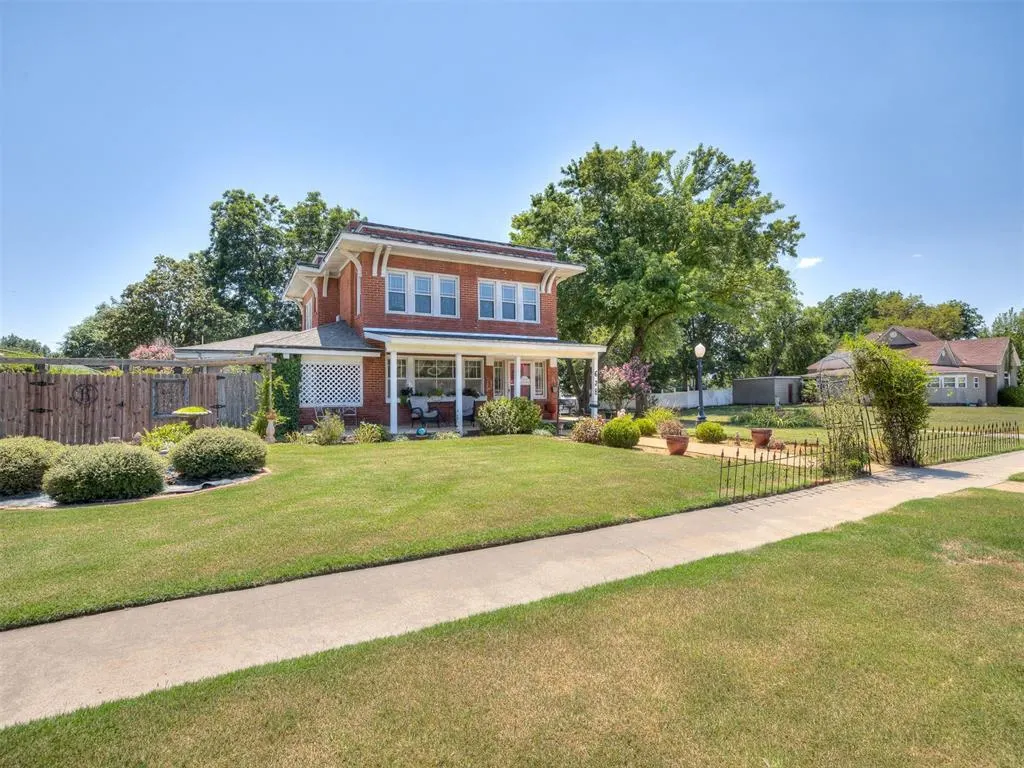 Photo 3 — 628 W Main Street, Purcell, OK 73080