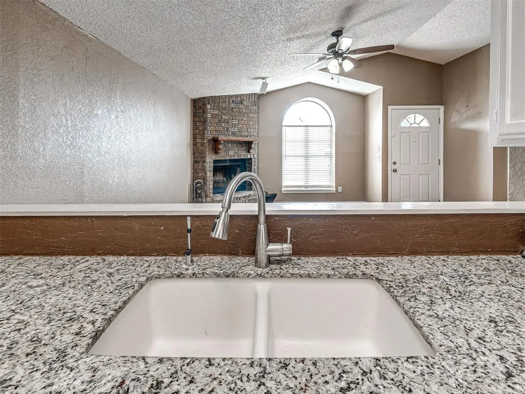 Photo 11 — 2143 Lonnie Lane, Moore, OK 73170
