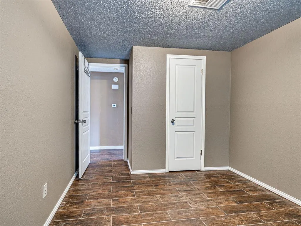 Photo 18 — 2143 Lonnie Lane, Moore, OK 73170