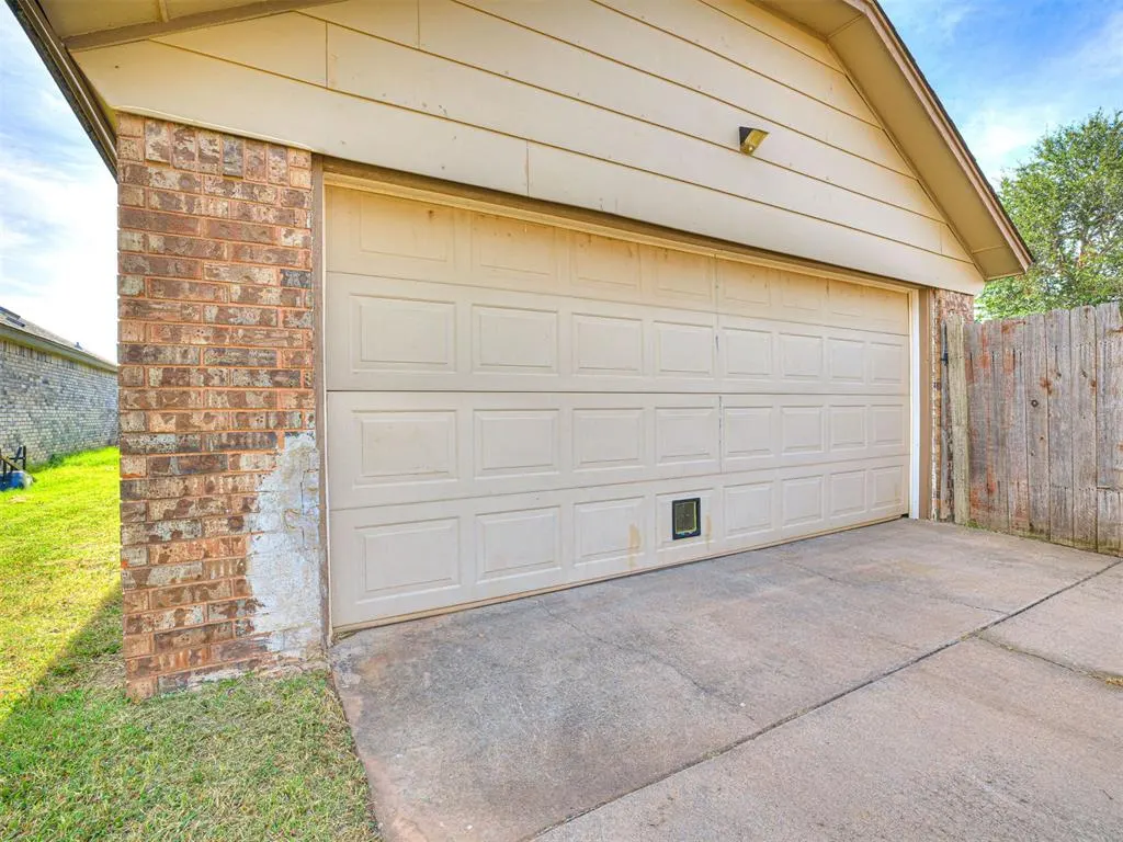 Photo 31 — 2143 Lonnie Lane, Moore, OK 73170
