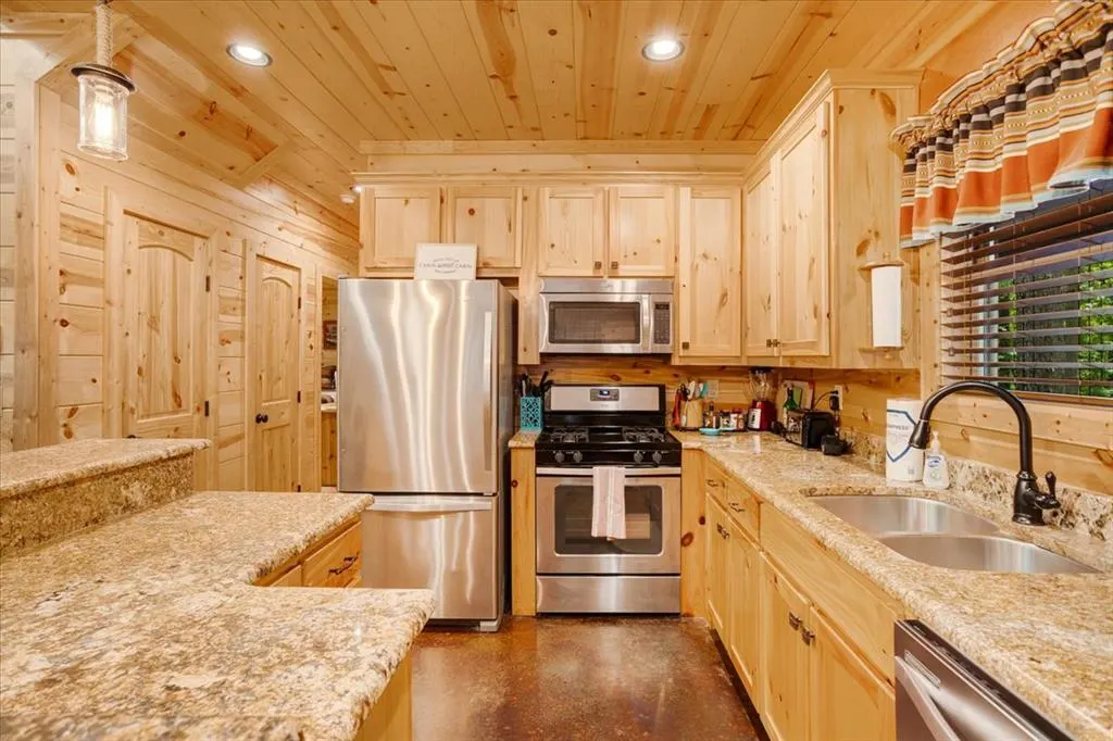 Photo 25 — 29 Candlefish Road, Broken Bow, OK 74728