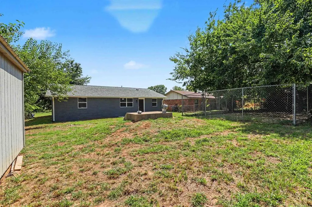 Photo 15 — 2012 Mary Avenue, Seminole, OK 74868