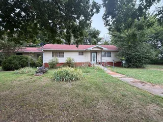 Sold home at 106 S 4th Avenue