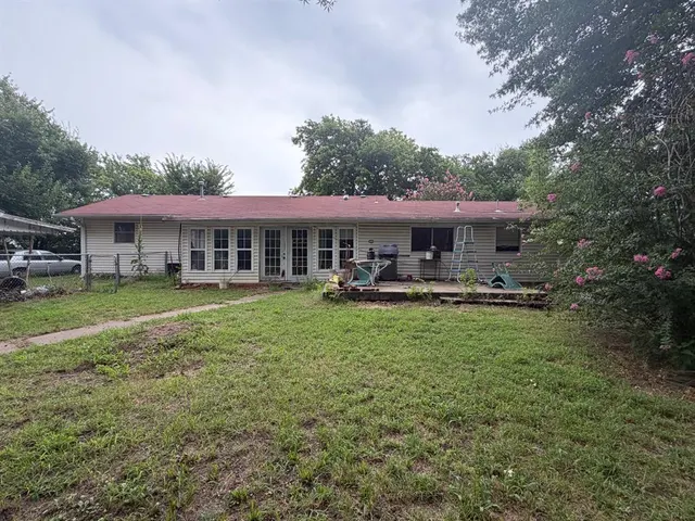 Photo 2 — 106 S 4th Avenue, Stroud, OK 74079