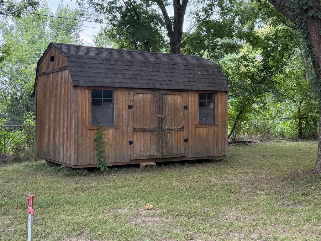 Photo 5 — 106 S 4th Avenue, Stroud, OK 74079