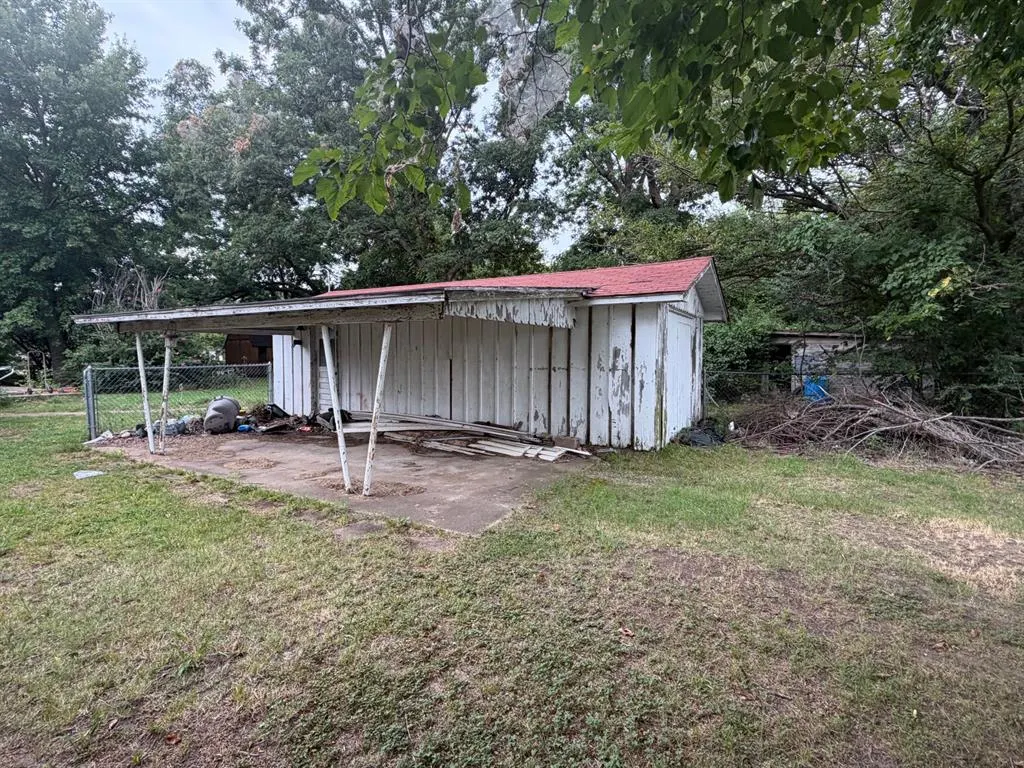 Photo 6 — 106 S 4th Avenue, Stroud, OK 74079