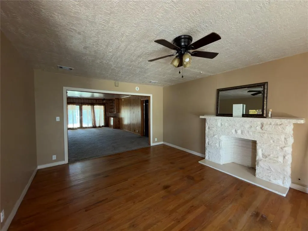 Photo 3 — 3409 S 4th Street, Chickasha, OK 73018