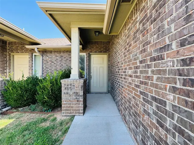 Photo 3 — 1001 Merlin Drive 1001 - 1003, Norman, OK 73072