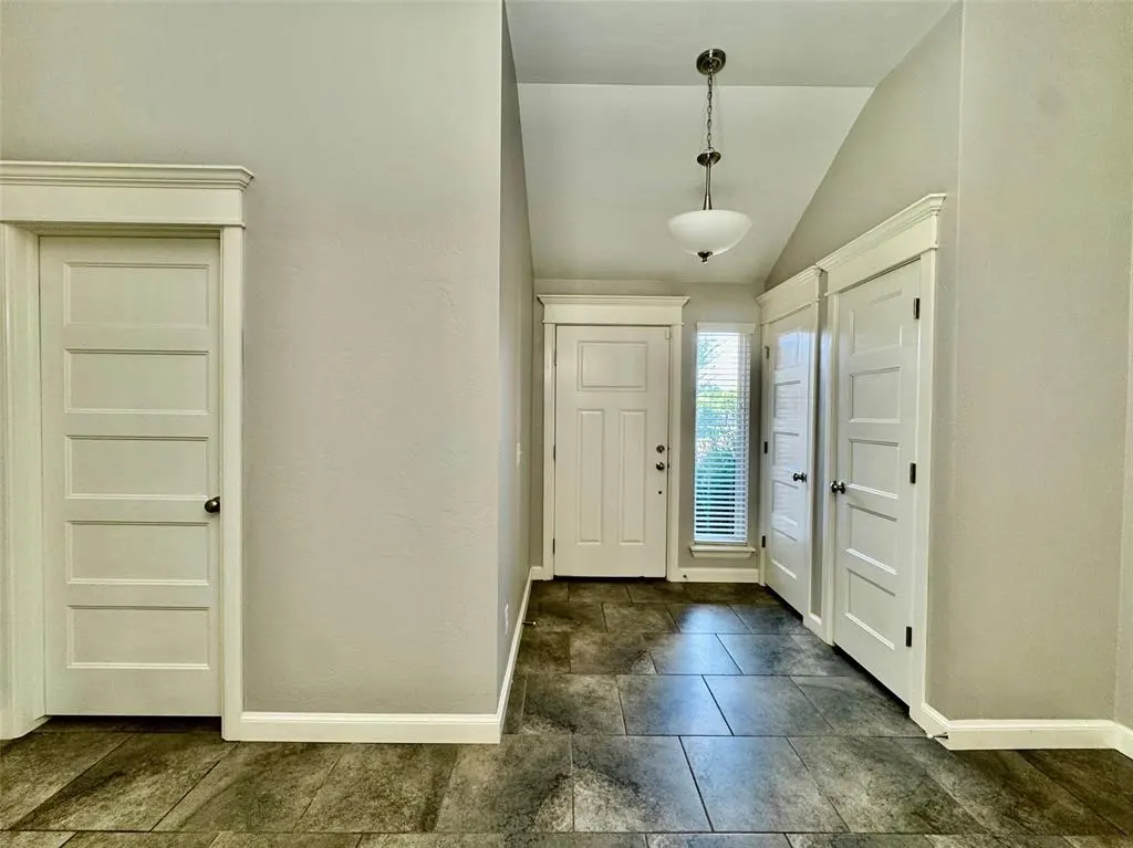 Photo 4 — 1001 Merlin Drive 1001 - 1003, Norman, OK 73072