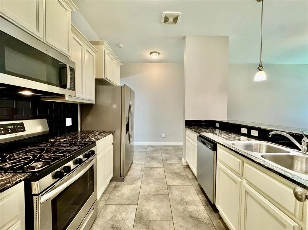 Photo 10 — 1001 Merlin Drive 1001 - 1003, Norman, OK 73072