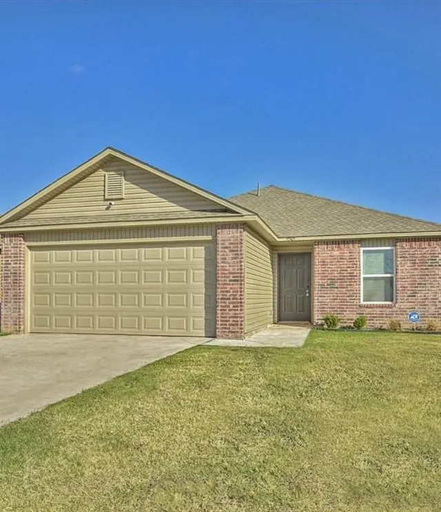 Photo 2 — 9505 NW 119th Street, Yukon, OK 73099