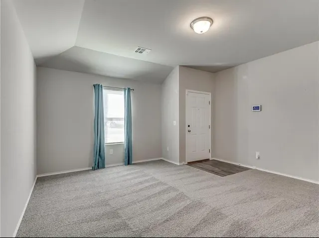 Photo 5 — 9505 NW 119th Street, Yukon, OK 73099