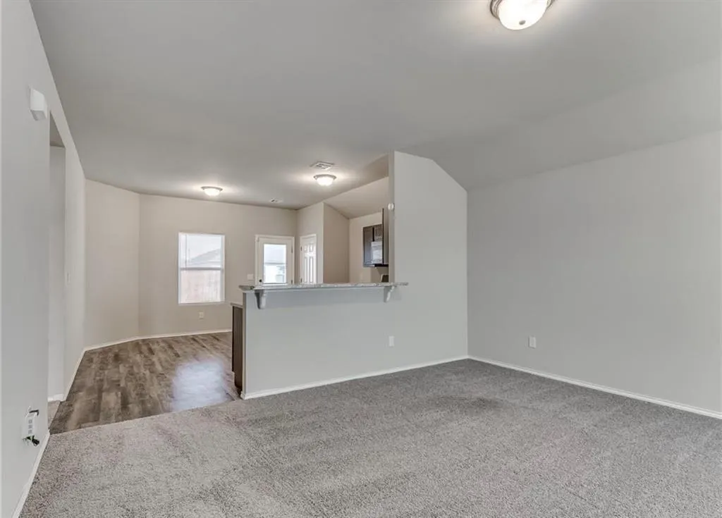 Photo 6 — 9505 NW 119th Street, Yukon, OK 73099