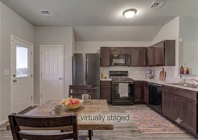 Photo 4 — 9505 NW 119th Street, Yukon, OK 73099