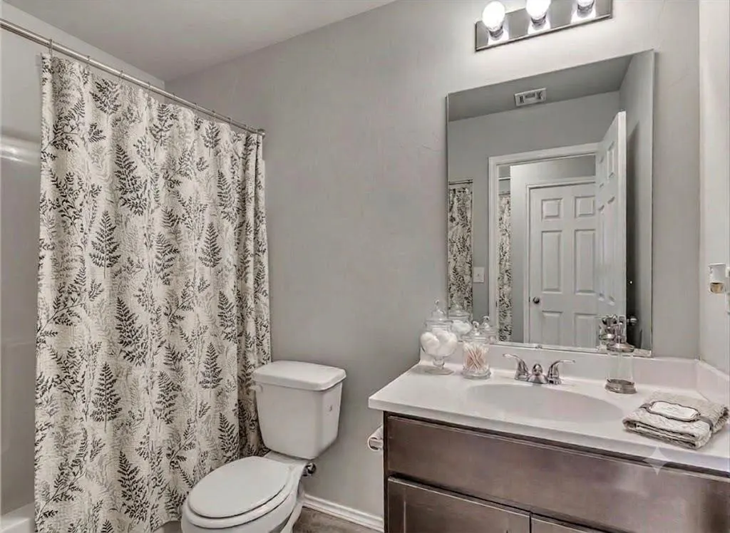 Photo 12 — 9505 NW 119th Street, Yukon, OK 73099