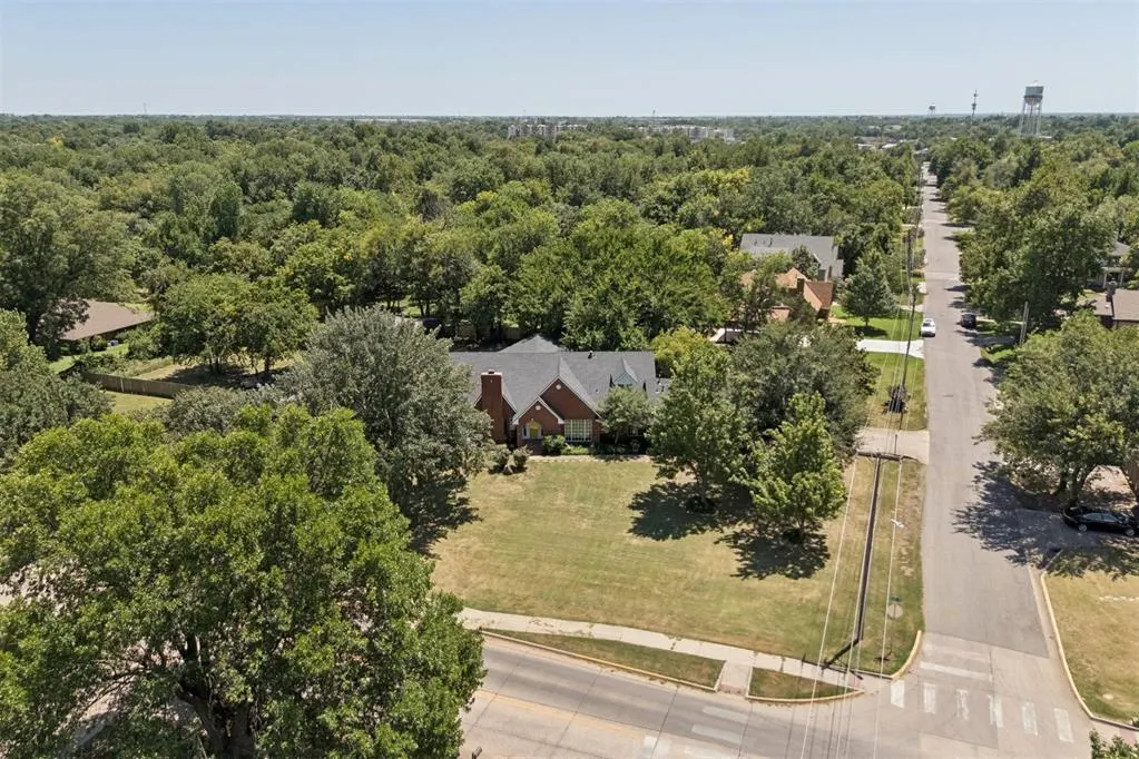 Photo 3 — 1401 Oklahoma Avenue, Norman, OK 73071